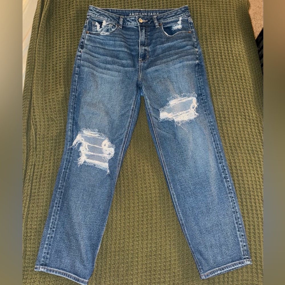 American Eagle Mom Straight Jean